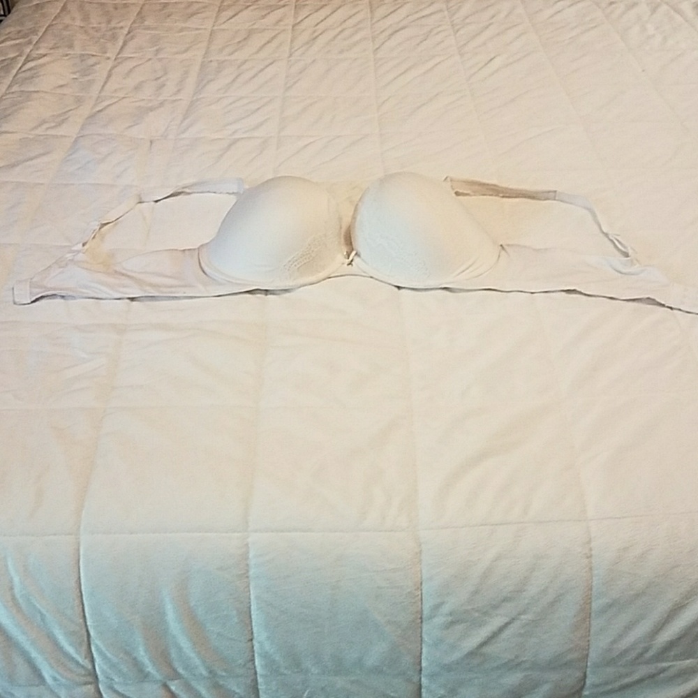Victoria's Secret 38D white padded perfect bra
